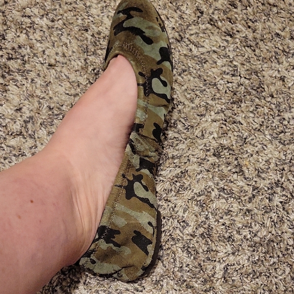 Camouflage Flats - Picture 3 of 6